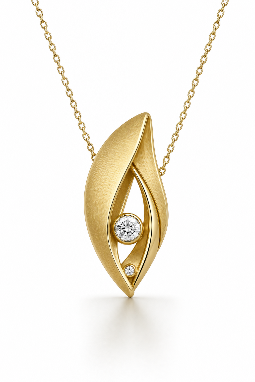LUCERÉ ECLIPSE VEIL PENDANT