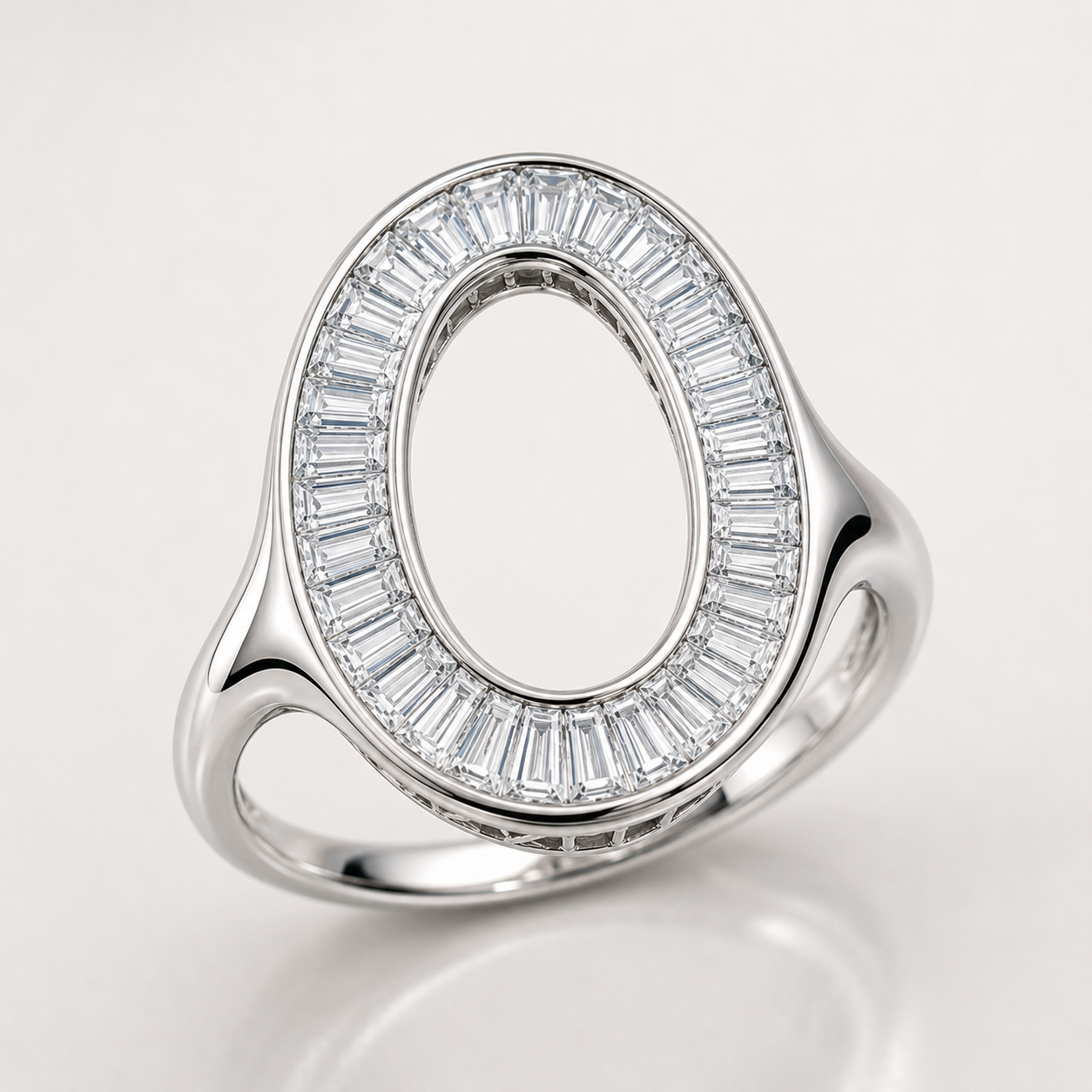 OVALE DIAMOND BAGUETTE RING